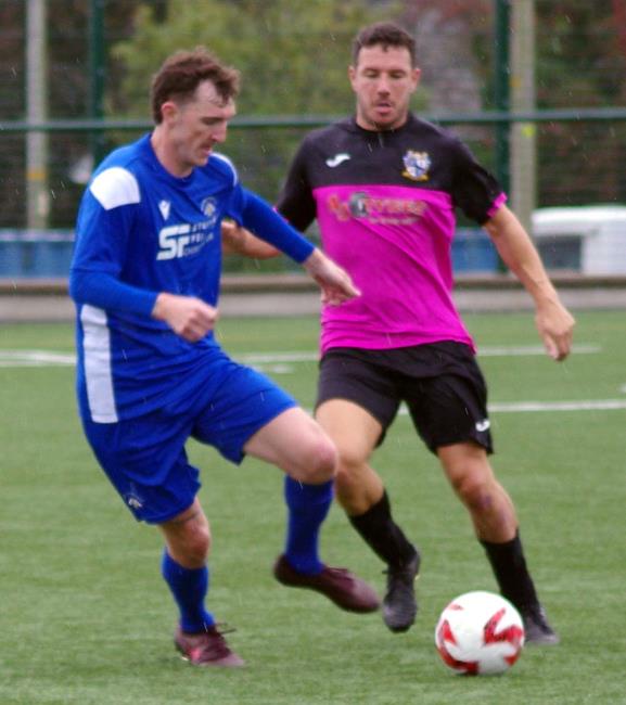 Joe Haworth looks to attack for The Wizards against The Swifts. Picture Gordon Thomas Joe Haworth looks to attack for The Wizards against The Swifts. Picture Gordon Thomas